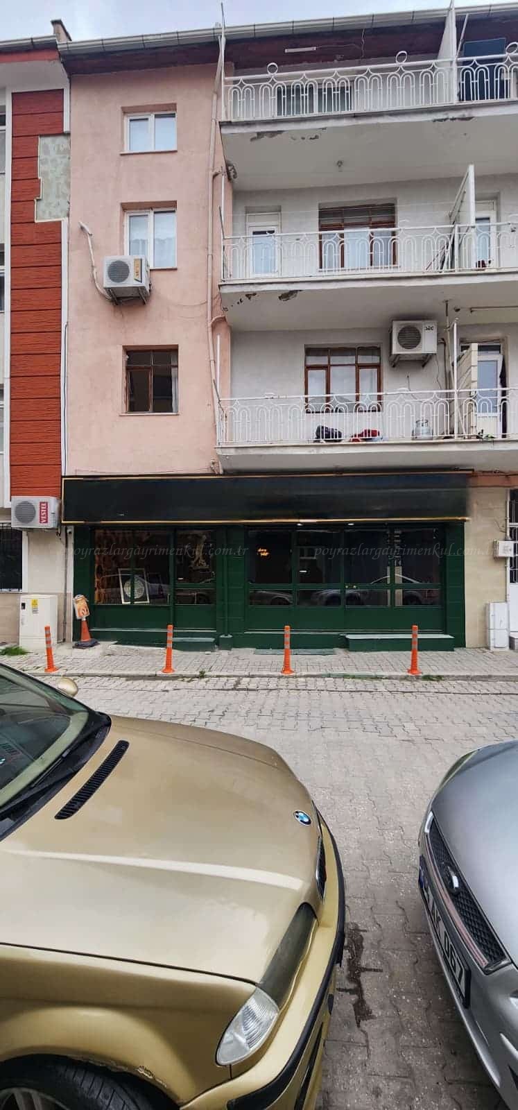 UŞAK'TA EN MERKEZİ KONUMDA GENİŞ CEPHELİ DÜKKAN